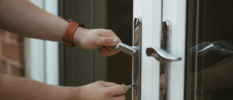24 hour key locksmith La Riviera