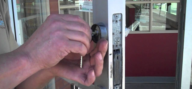 commercial door lock repair La Riviera