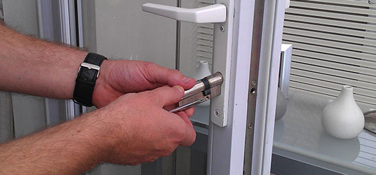 Commercial Door Lock Repair in La Riviera